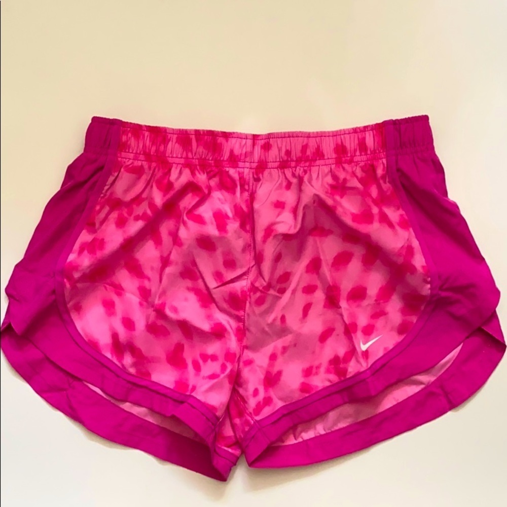 NWT Nike pink active shorts size: M